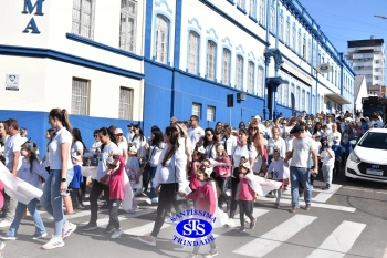 Caminhada Franciscana pela Paz reúne comunidade educativa