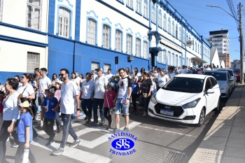 Caminhada Franciscana pela Paz reúne comunidade educativa