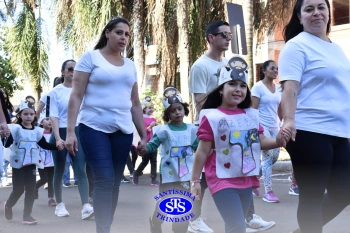 Caminhada Franciscana pela Paz reúne comunidade educativa