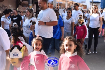 Caminhada Franciscana pela Paz reúne comunidade educativa