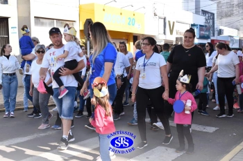 Caminhada Franciscana pela Paz reúne comunidade educativa