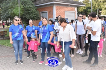 Caminhada Franciscana pela Paz reúne comunidade educativa