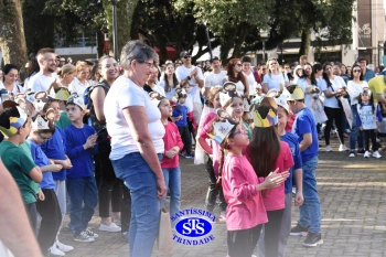 Caminhada Franciscana pela Paz reúne comunidade educativa
