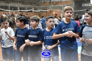 Lançamento do livro “Nossas Histórias” reúne e emociona comunidade educativa do Santíssima | 4º ano