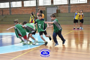 Gincana Esportiva proporciona momentos de convivência e diversão | 4º ano