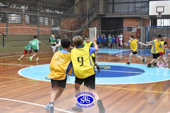 Gincana Esportiva proporciona momentos de convivência e diversão | 4º ano