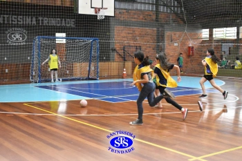 Gincana Esportiva proporciona momentos de convivência e diversão | 4º ano