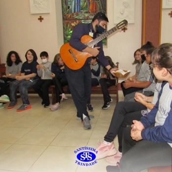 Celebrações com as turmas do 1º ano 4, 5º ano 1, 3º ano 2 e 5º ano 2