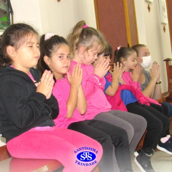 Celebrações com as turmas do 1º ano 4, 5º ano 1, 3º ano 2 e 5º ano 2