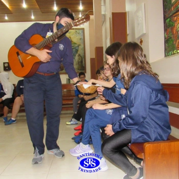 Celebrações com as turmas do 1º ano 4, 5º ano 1, 3º ano 2 e 5º ano 2