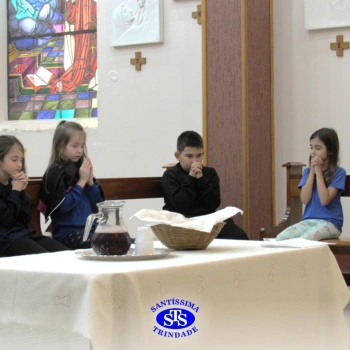 Celebrações com as turmas do 1º ano 4, 5º ano 1, 3º ano 2 e 5º ano 2