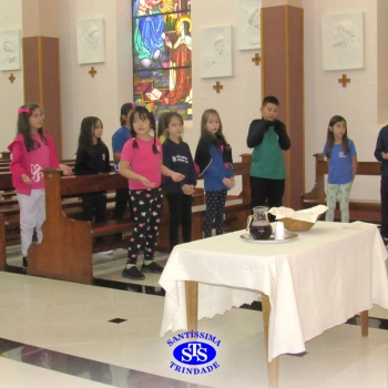 Celebrações com as turmas do 1º ano 4, 5º ano 1, 3º ano 2 e 5º ano 2