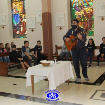 Celebrações com as turmas do 1º ano 4, 5º ano 1, 3º ano 2 e 5º ano 2