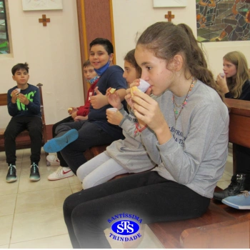 Celebrações com as turmas do 1º ano 4, 5º ano 1, 3º ano 2 e 5º ano 2