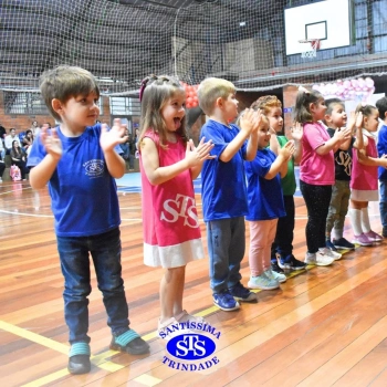Emoção e muito amor marcam as Homenagens às Mães da Educação Infantil