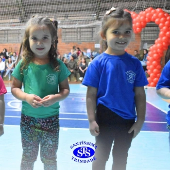 Emoção e muito amor marcam as Homenagens às Mães da Educação Infantil