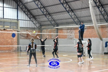 Alunos de 6º e de 7º ano participam dos Jogos Interséries Franciscanos 