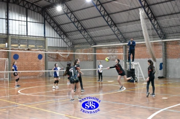 Alunos de 6º e de 7º ano participam dos Jogos Interséries Franciscanos 