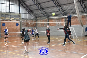 Alunos de 6º e de 7º ano participam dos Jogos Interséries Franciscanos 