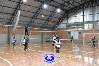 Alunos de 6º e de 7º ano participam dos Jogos Interséries Franciscanos 