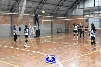 Alunos de 6º e de 7º ano participam dos Jogos Interséries Franciscanos 