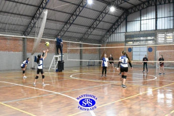 Alunos de 6º e de 7º ano participam dos Jogos Interséries Franciscanos 