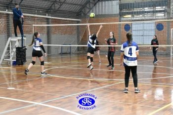 Alunos de 6º e de 7º ano participam dos Jogos Interséries Franciscanos 