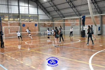 Alunos de 6º e de 7º ano participam dos Jogos Interséries Franciscanos 