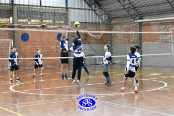 Alunos de 6º e de 7º ano participam dos Jogos Interséries Franciscanos 