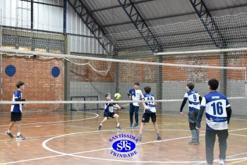 Alunos de 6º e de 7º ano participam dos Jogos Interséries Franciscanos 