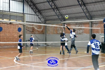 Alunos de 6º e de 7º ano participam dos Jogos Interséries Franciscanos 