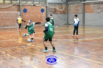 Alunos de 6º e de 7º ano participam dos Jogos Interséries Franciscanos 