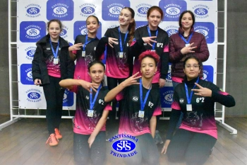 Alunos de 6º e de 7º ano participam dos Jogos Interséries Franciscanos 