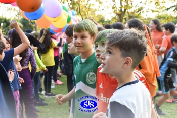 Festa das Cores é marcada por muita alegria e diversão