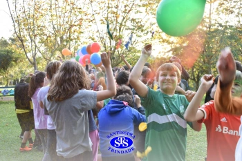Festa das Cores é marcada por muita alegria e diversão