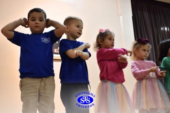 Homenagem aos pais dos alunos do Infantil 1, 2 e 3