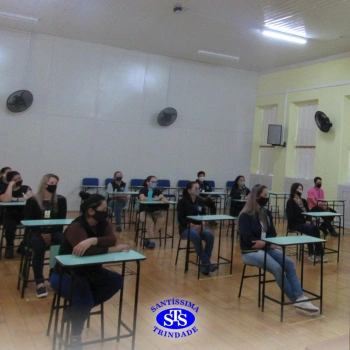 Colaboradores participam de formação continuada