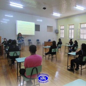 Colaboradores participam de formação continuada