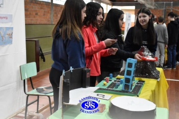 7º ano | Feira de Ciências promove múltiplas aprendizagens