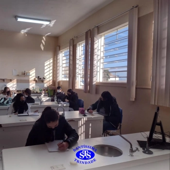 1ª série EM | Aula prática no Laboratório