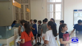 Alunos do 5º ano realizaram visita ao correio