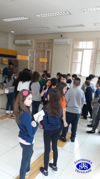 Alunos do 5º ano realizaram visita ao correio