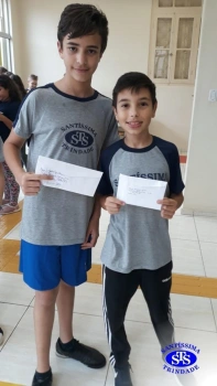 Alunos do 5º ano realizaram visita ao correio