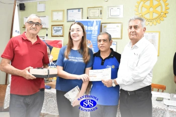 Alunos são premiados em concurso de redação