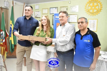 Alunos são premiados em concurso de redação