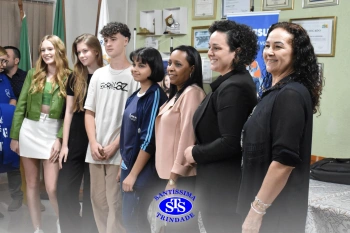 Alunos são premiados em concurso de redação