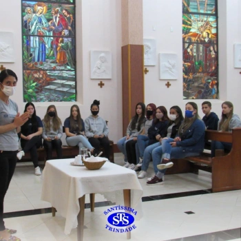 Celebrações com turmas de 8º e 9º ano e Ensino Médio