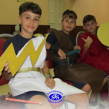 Festa do Olimpo, com alunos do 6º ano