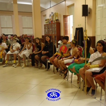 Festa do Olimpo, com alunos do 6º ano
