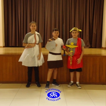 Festa do Olimpo, com alunos do 6º ano